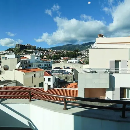 Dona Mecia * Funchal (Madeira)