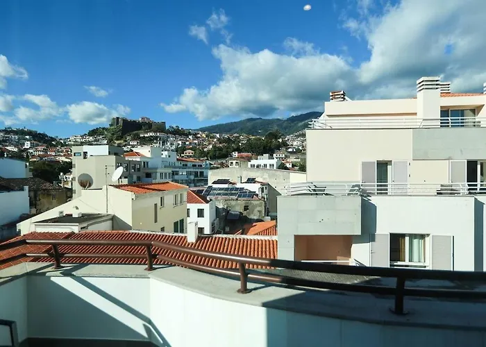 Dona Mecia * Funchal (Madeira)